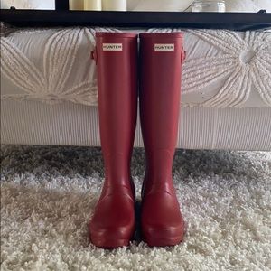 RED HUNTER BOOTS